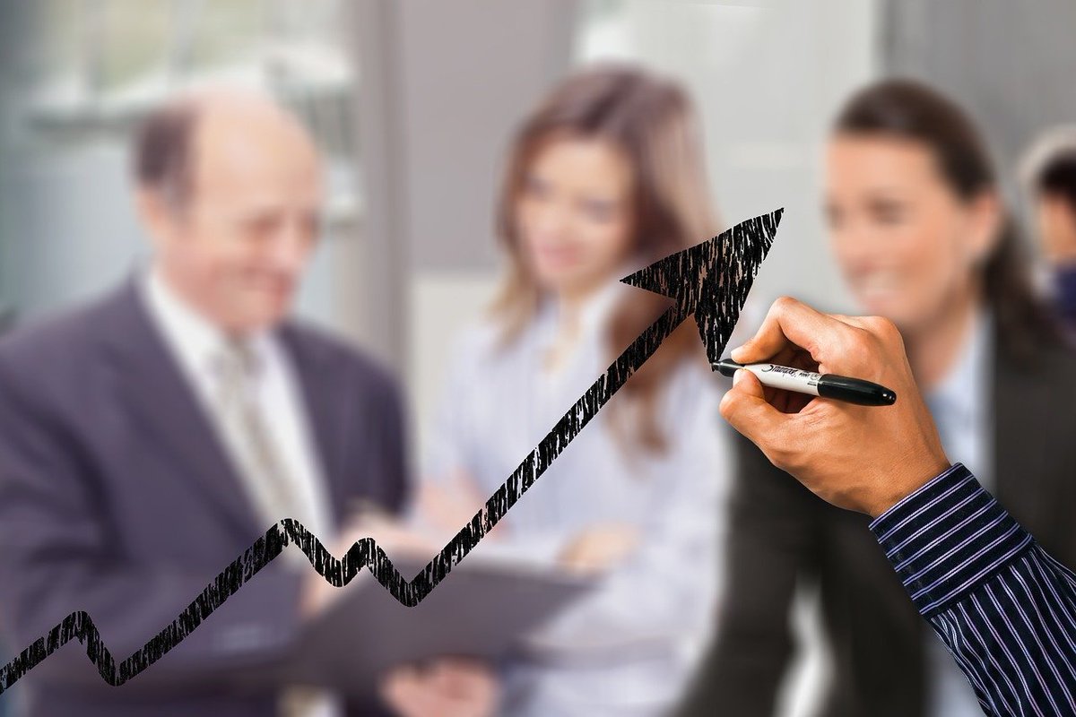 franchisefocus2's tweet photo. Franchising is a highly effective method of expanding a #business. Learn what a business needs to #franchise, and see if it's right for you!  https://t.co/fsOJA5b2e8 #expansion #franchising https://t.co/iYyJjOvvvh