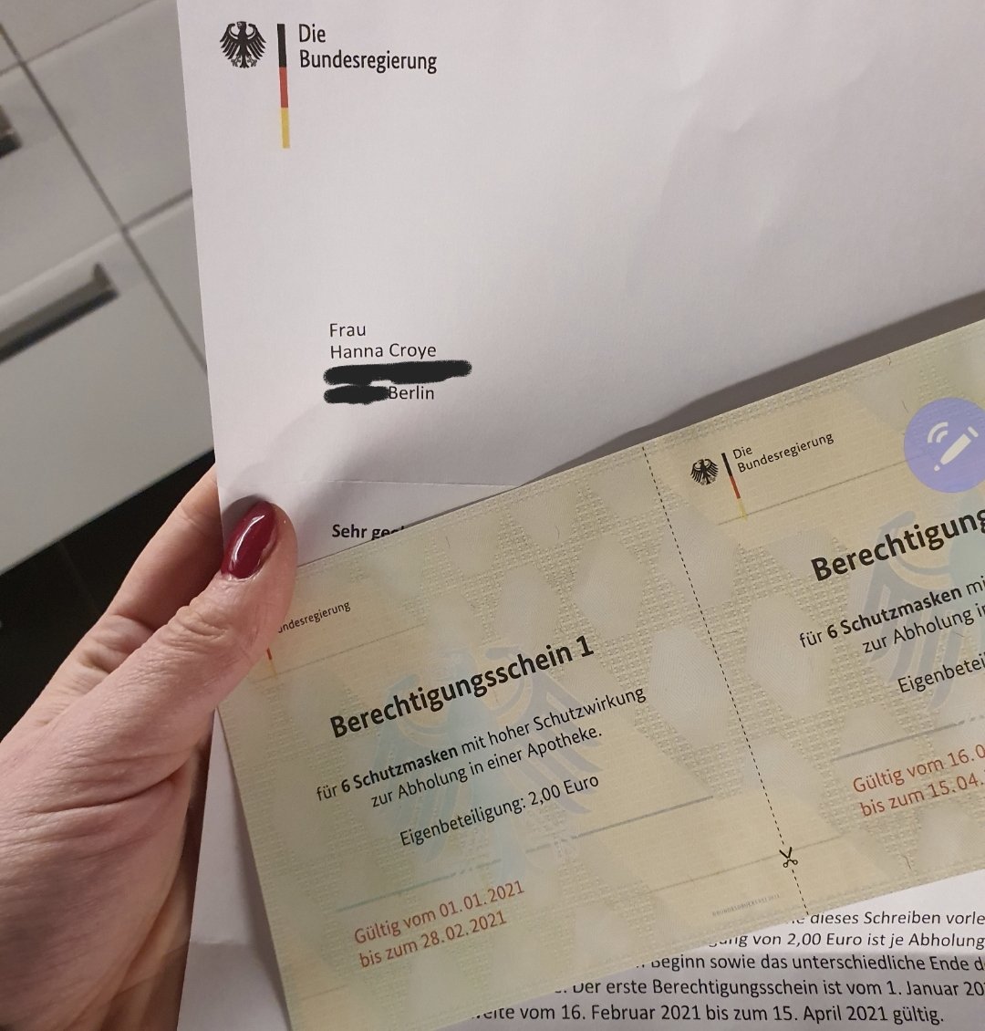 MmeCroye's tweet photo. Ich dachte ja, das sei alles ein elaborierter Twitter-Hoax. Und dann hat meine 2-Jährige ihre Berechtigungsscheine bekommen. #coronawahnsinn https://t.co/QxeHGSJr5I
