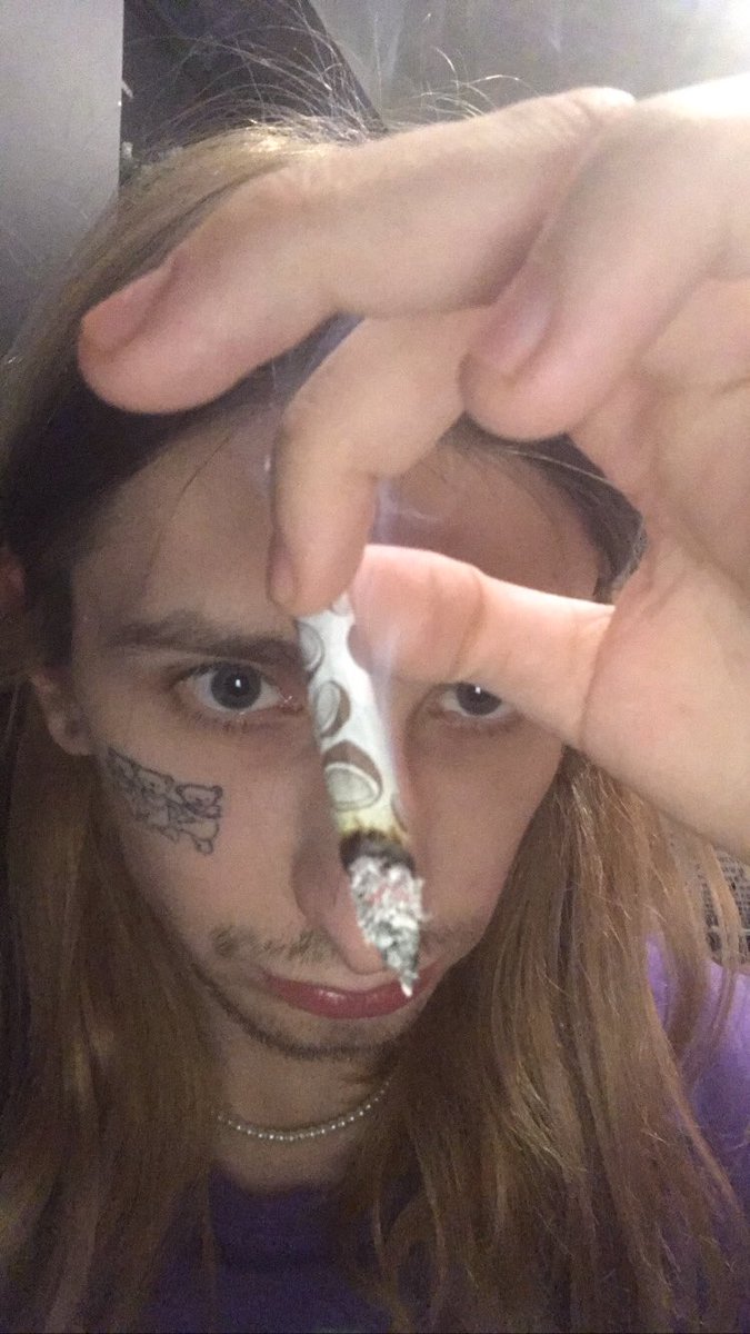 MatveiSh1uha's tweet photo. самый грустный рэп альбом в 2021🤣 https://t.co/vy2qy3rRnN