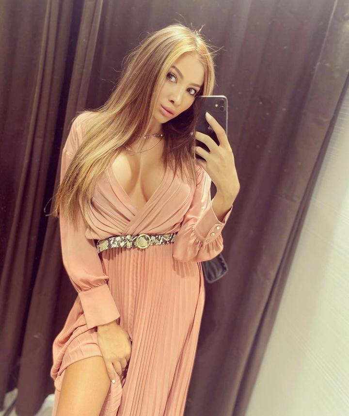 DorathySarah's tweet photo. Hey guys I’m here for you, and aim to please
Submissive by nature with a craving for control
Bratty and playful
Love to tease kindly follow me on my handles .
monicayvettemedia
#onlyfansdeeadoll.com
#onlyfansneivamara 
#onlyfansvictorperez https://t.co/bMNlixi60H