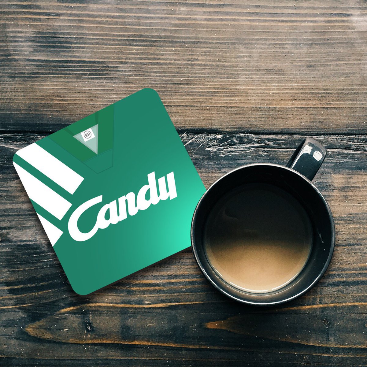 🚨| #GIVEAWAY! 

Fancy winning one of these boss retro #LFC-inspired mugs with accompanying coaster?

To enter:
🔘 RT this post 
🔘 Follow <a href="/RetroHutStore/">The Retro Hut</a>
🔘 Follow @TheKopiteOFF 

We will pick TWO winners on Sat 30th January - good luck!

Buy yours here
👉🏻 bit.ly/thekopitepodca…