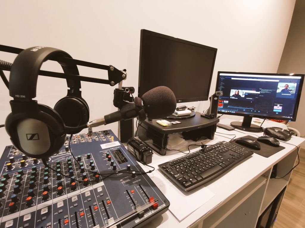 AsierCotelo_web's tweet image. 📺 La compañera @maitejims del Diario @Sport ya ha pasado por el canal. 

⚽ Próximamente hablamos con ella sobre #Osasuna y su actual situación en liga.

🖥️📲 asiercotelo.com