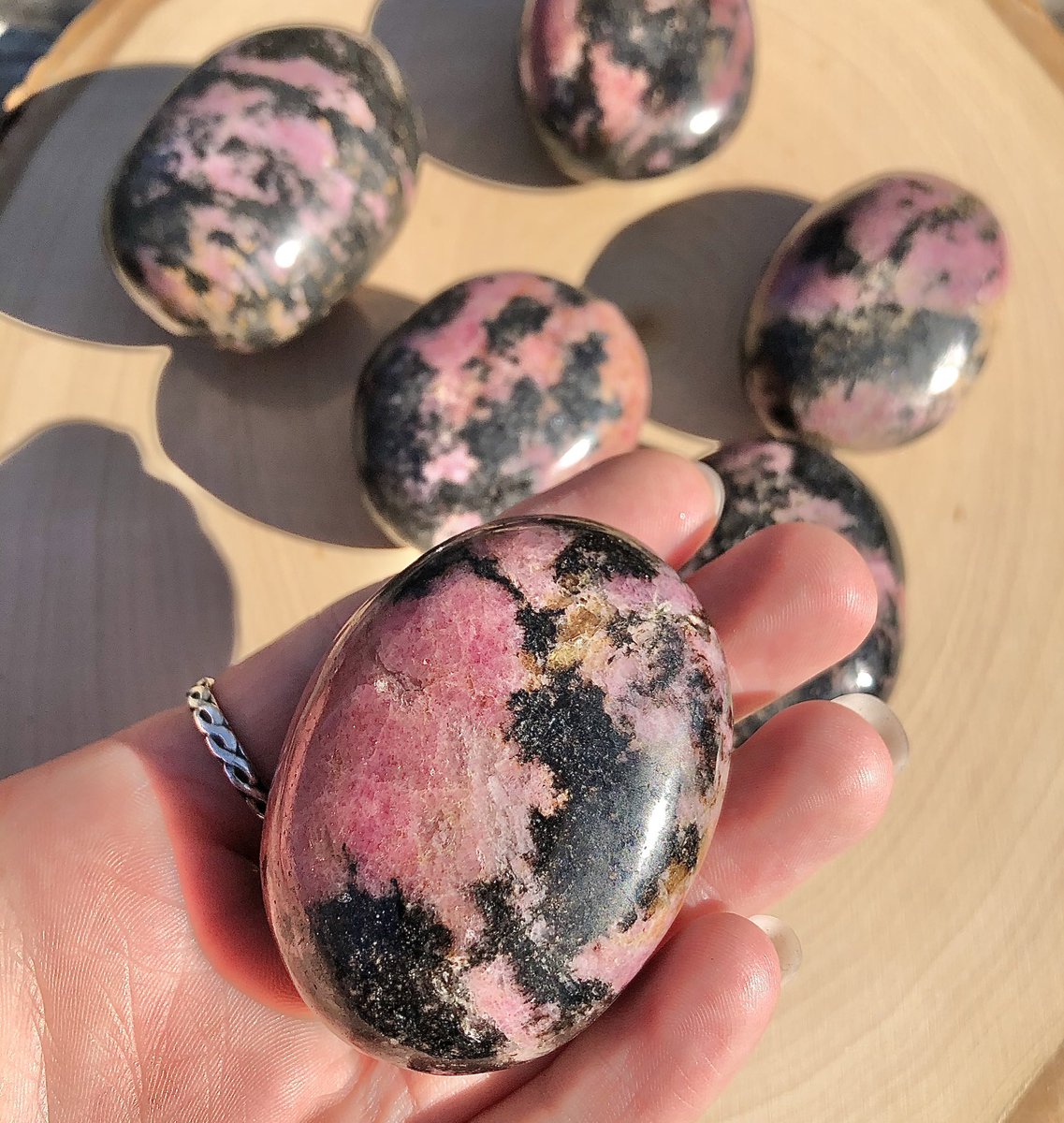 Copperashes's tweet photo. Here is another tease of the new arrivals in the shop! The citrine spheres are my FAVORITES!  All perfect for gifting away this Valentine’s Day! Or treat yourself to something nice! Because you deserve it!!

https://t.co/xIIGCFU50y https://t.co/bcXHUmzU3Z