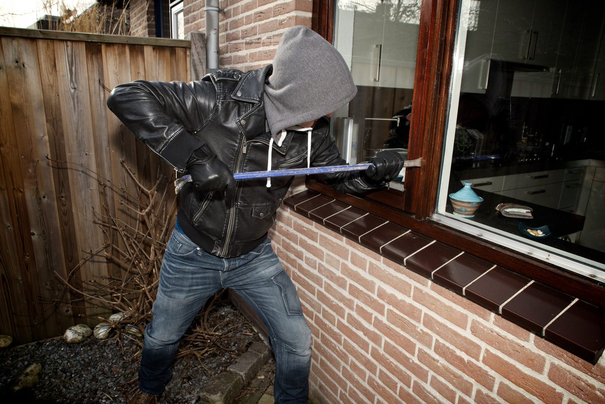 Getuigen gezocht voor inbraak in Sleeuwijk - Meer:..