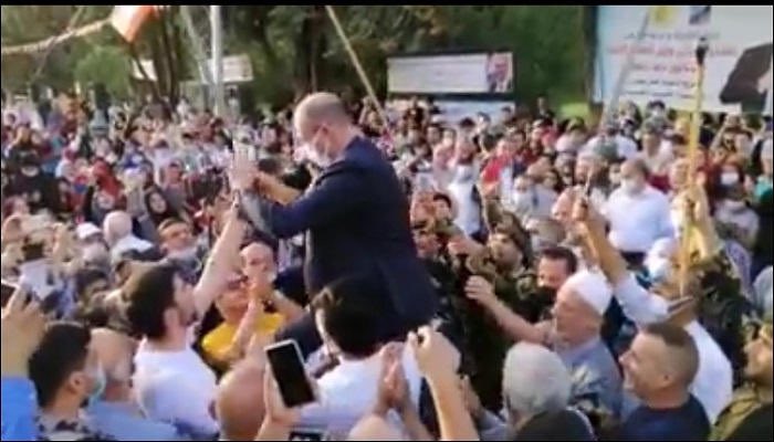 Angiek991's tweet photo. وزير الصحة حمد حسن يللي المفروض يكون قدوة للشعب بالالتزام بالاجراءات و الحجر المنزلي قضى كل هالفترة احتفالات و تحمعات و عزايم غدا و غاتو و بالاخر انصاب بالكورونا 
ما تكونوا مثل وزير الصحة مستهترين و تعرضوا نفسكم و غيركم للخطر  #النموذج_اللبناني https://t.co/SeQFVbMp6R