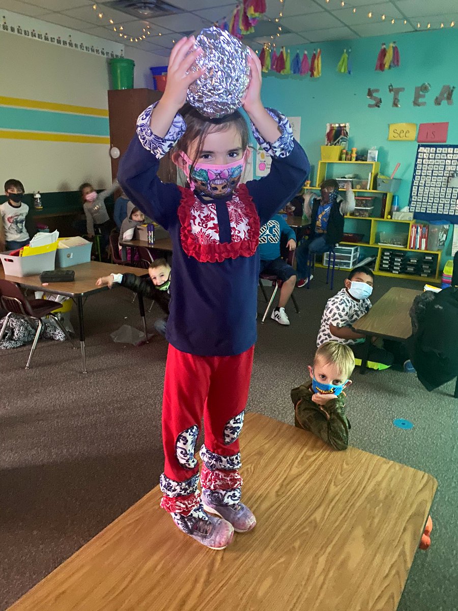 Kati Reolfi tweet media