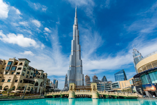 BURJ KHALIFA, con 828 metros es el edificio más alto del mundo.