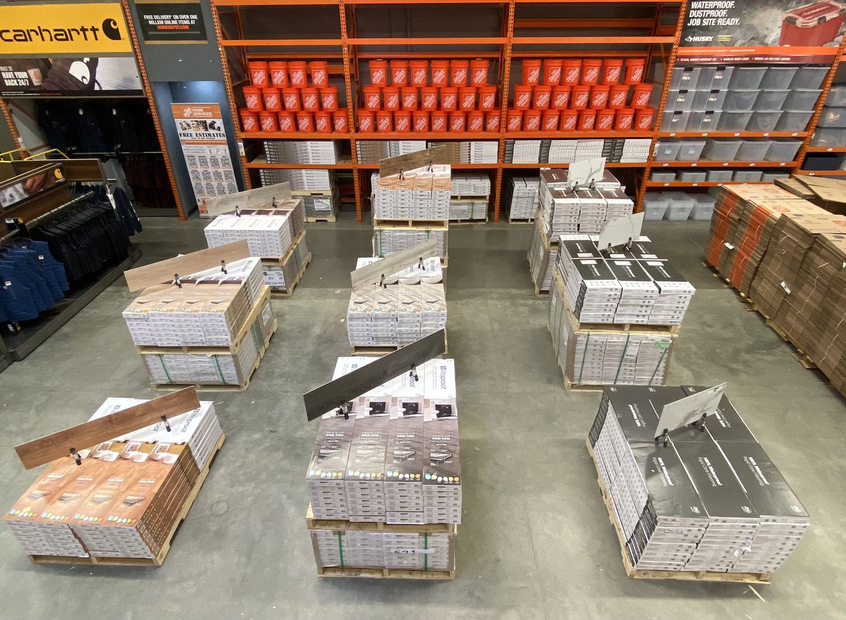 cierraewalters1's tweet photo. We love our vinyl here in Durango! #bulkitout #stackithighwatchitfly @Patrickhd1534 @MattCramer179 @diabloredbattle @Mike__How @ClaudiaD1534 https://t.co/sc0ATBqJ4S