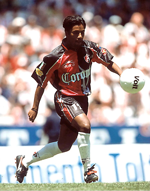 Una noche de farra en Guadalajara acabó con la carrera de César Andrade, gran promesa de aquel Atlas dorado de finales de los 90's, no tenía mucho de haber jugado la final vs Toluca. Perdió la pierna en un accidente automovilístico.