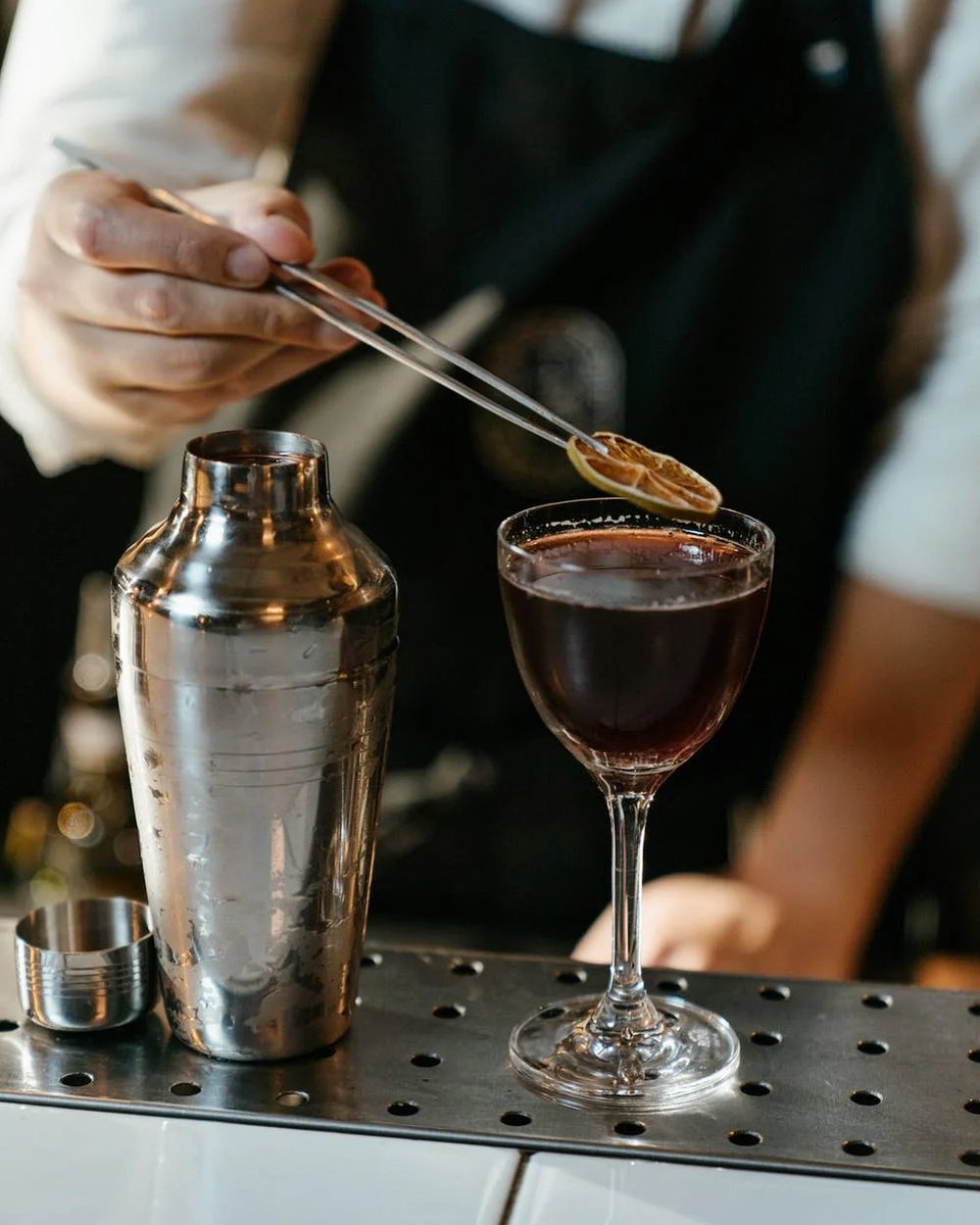 Have you RSVP’d for the Free #HappyHour Mixer happening here, next Thursday, Jan 28th from 4:30-6:30 pm? EOD Distillery will be sampling cocktails while you mingle &amp; tour our one-of-kind, modern #coworkingspace. Join us, reserve your tickets now: bit.ly/3nKh6B1