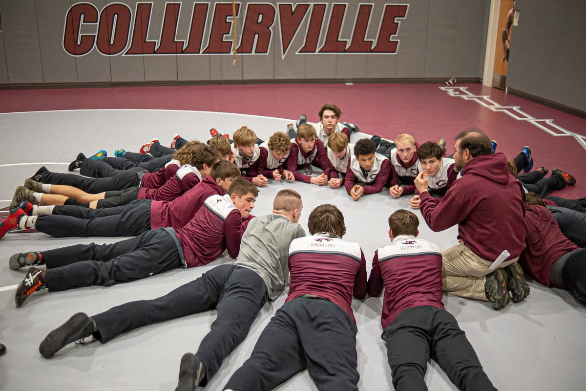redbardes's tweet photo. CHS Wrestling taking care of business last night at home. #901beasts #chswrestling @CHSDragons @WrestlingCville @johnvarlas https://t.co/H5LGYfBSMy
