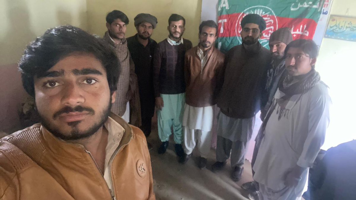 jalilkhosa399's tweet photo. مشرق سے ابھرتے ہوئے سورج کی جبیں پر
مرقوم تیرا نام ہے کچھ ہو کر رہے گا۔
انجمن طلبہ اسلام کے 53ویں تشکیل انجمن کے موقع پر زمہ داران کے ہمراہ کیک کٹنگ سرمنی
#53yearsofATI https://t.co/bQ1txRMxTG