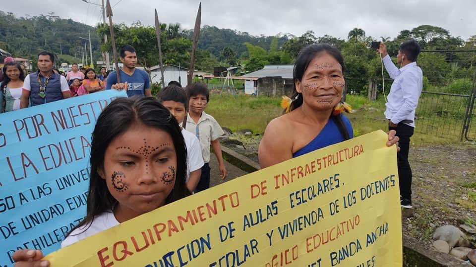 LancerosDigital's tweet photo. ((⭕)) CRISIS EDUCACIÓNAL EN TERRITORIO FENASHP
Se realiza la Gran ASAMBLEA de EMERGENCIA de EDUCACIÓN en la NACIONALIDAD SHUAR de PASTAZA. #FENASHP más de 500 personas daran las propuestas desde territorio.
Comunidad shuar Tsuraku km 51 via Puyo-Macas https://t.co/dQcZ0E6BGk