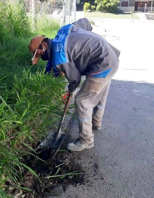 SsPublicosLR's tweet photo. La Dirección de Asuntos con la Comunidad estuvo desplegando tareas en 👇 
✔Calle Málaga  
✔ Av. San Francisco 
✔ Barrio Vial, calle Francia
✔Plazoleta del barrio Alta Rioja
✔ Barrio 4 de Junio, calle Aspirante Foch. https://t.co/HXbzRrC7Mt