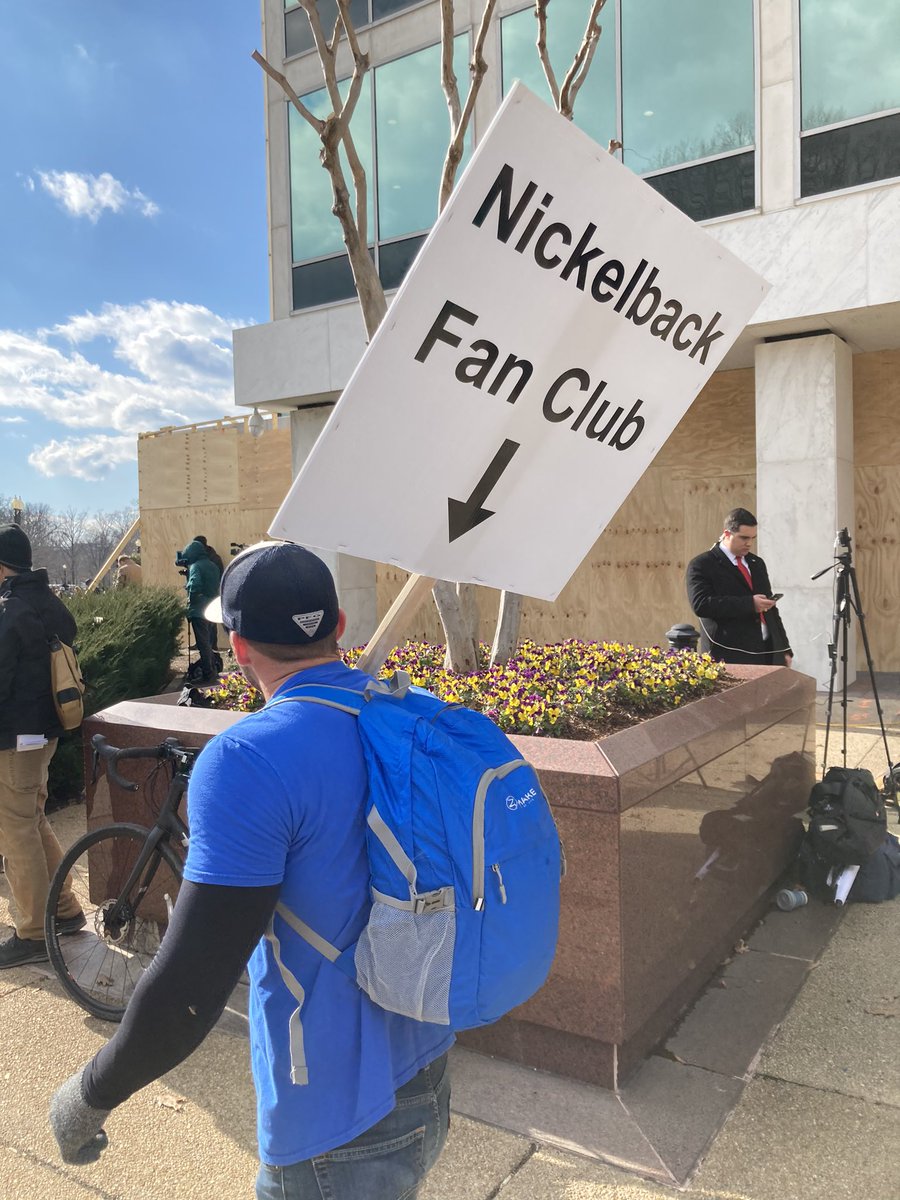 Tess Owen tweet media