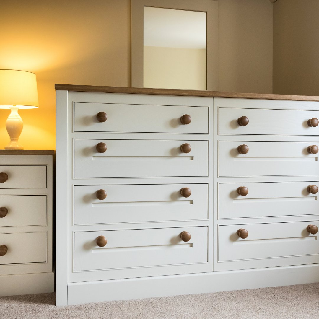 KestrelKitchens's tweet photo. Gentle light, warmth and feeling of relaxation are essential in a bedroom. https://t.co/jqnV8MNEC8