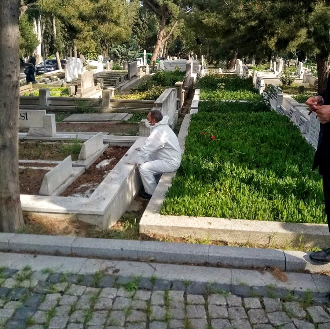 Dost dediğin, herkes gittiğinde yanında kalandır...