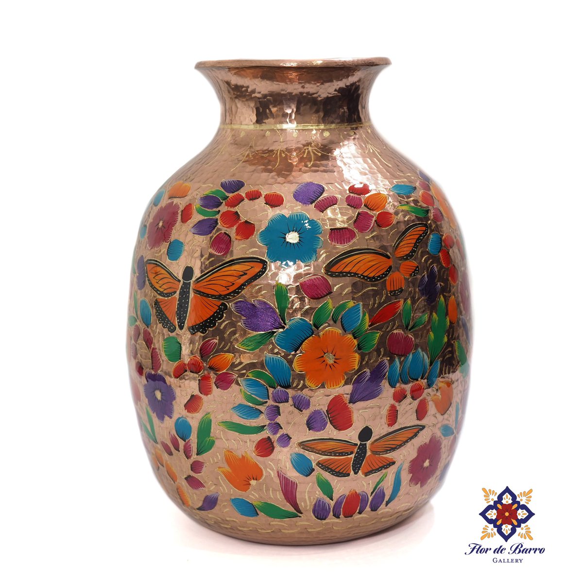 flordebarro_ep's tweet photo. Hand-painted and traditionally hammered copper vases by Sergio Velazquez. 
Every purchase supports the artisans we work with.

SHOP: https://t.co/MGFuTntv5U

#mexicanfolkart #mexicanart #mexicandecor #visitelpaso #lascrucesart #eptx #buyelpaso #decorativearts #folkartlovers https://t.co/YEKSowShDg