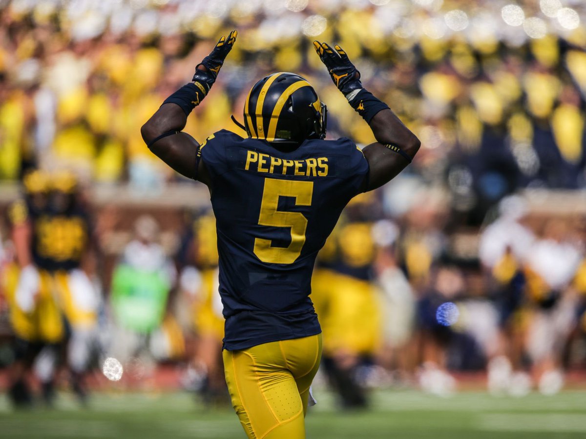 JaedenGould5's tweet photo. Blessed to be re offered by the University of Michigan〽️ @CoachMo15 https://t.co/2wI3VaD7Q2