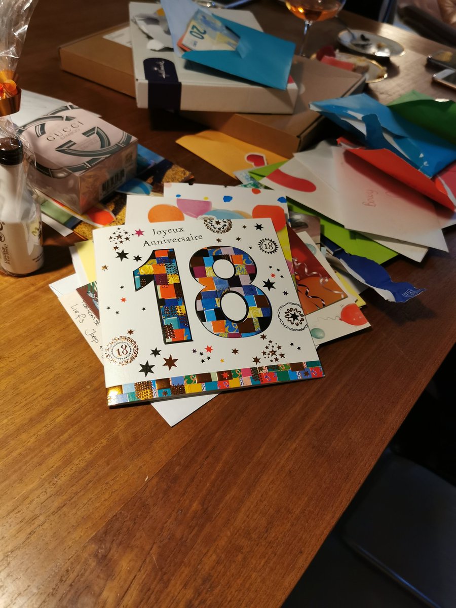 ToffeDave's tweet image. Dat is nog niet makkelijk in deze tijd 18 jaar worden., de vele kaarten maakte het "feestje"  tot slagen!