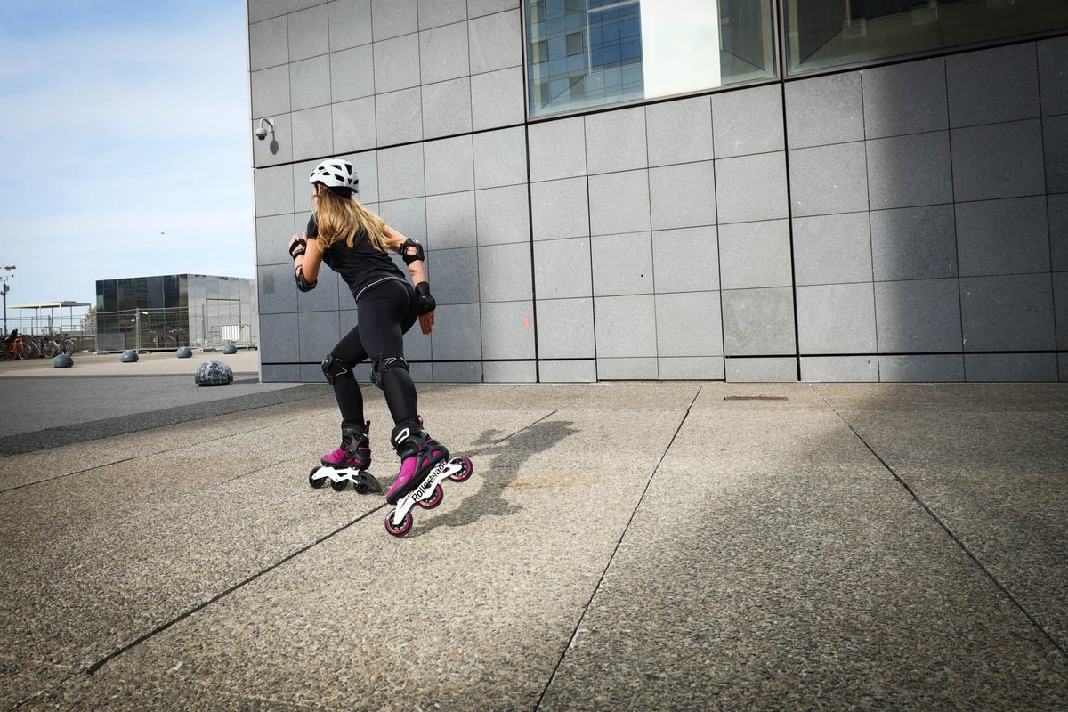 GoRollerblade's tweet photo. The new Macroblade 100 3WD W is the perfect skate to help you reach your fitness goals.  Whether your skating your first virtual 10K or training for an inline marathon, this skate will meet your needs. #rollerblade #movefreely #inlineskating #macroblade https://t.co/uVSB72PfSE