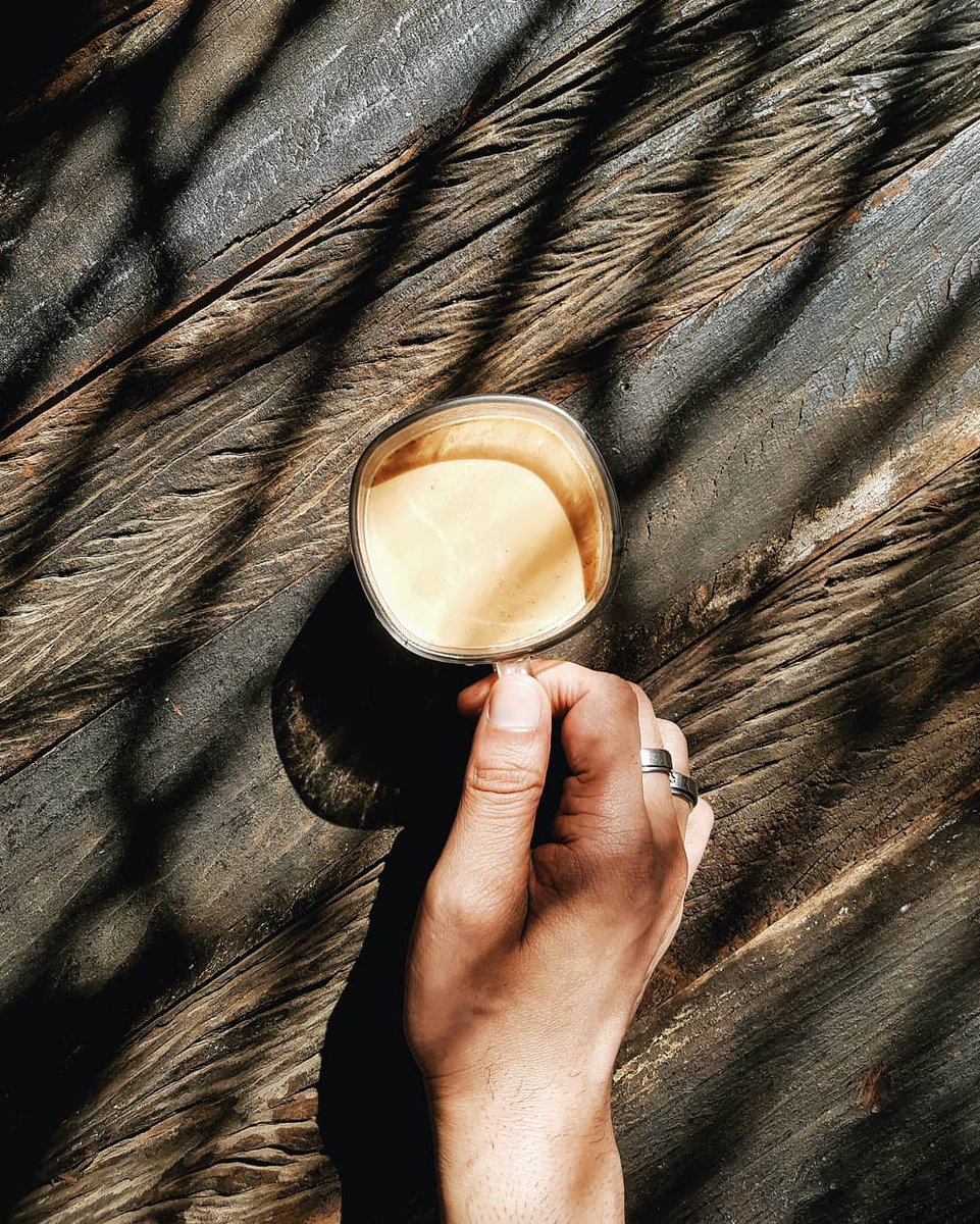 karthik82's tweet photo. A tea shot and some nice light, after some time. #samsung #galaxys7 #handsinframe @handsinframe #karthikabhiram @samsungindia
📸 https://t.co/1lLbZHNiD5 via https://t.co/ILFb3jiY3b https://t.co/viPgYP2foY