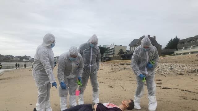 ChaBahuon's tweet image. Larmor-Plage. Scènes de crime pour apprentis détective #Lorient #Morbihan #Larmor-Plage @OuestFrance ouest-france.fr/bretagne/lorie…
