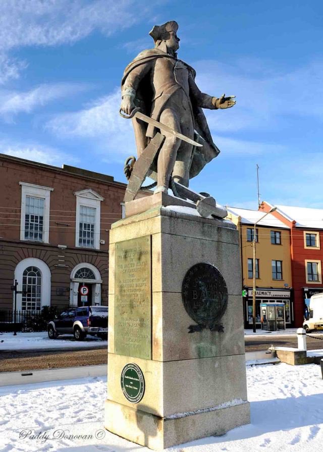 By Franklin Square, near the White House, stands a statue of Commodore John Barry, the Rosslare born 'Father of the US Navy,' The first commissioned  @USNavy officer (by no less a figure than George Washington), Barry is honored also in his native Wexford & in Philadelphia. 5/8