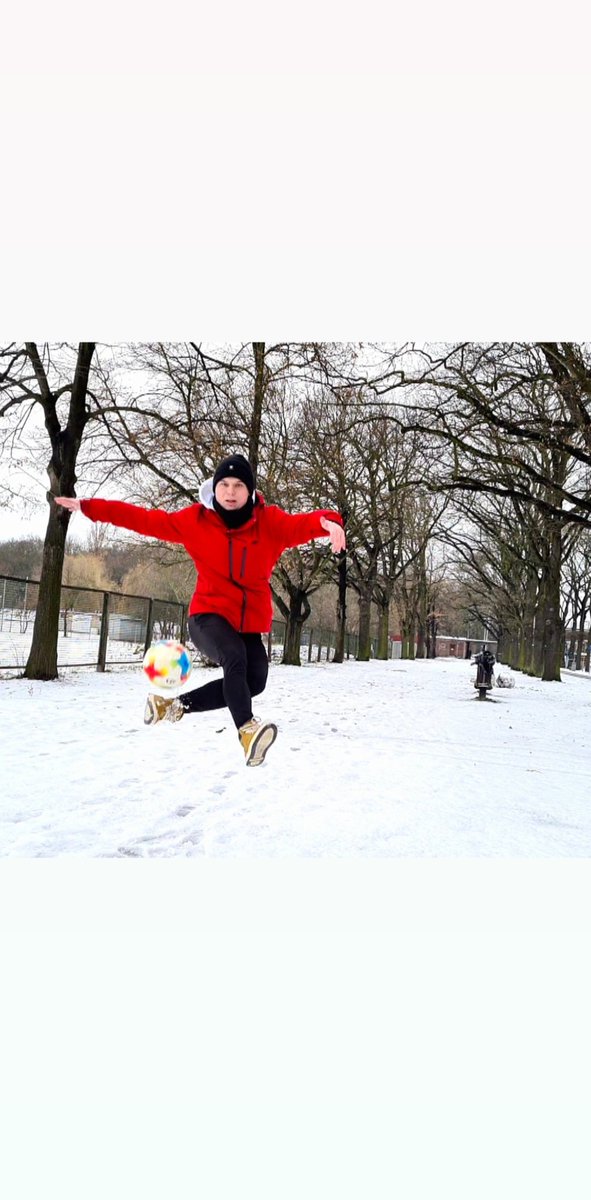 ❄❄❄ #pawelskora #freestylefootball #trikipilkarskie #football #pilkanozna #winter #zima #season #photooftheday #pasja #passion #trening #training #wroclove #wroclaw #polishboy #polskichlopak #dreamer #followyourdreams #liveyourlife #wieczor #evening #wtorek #tuesday