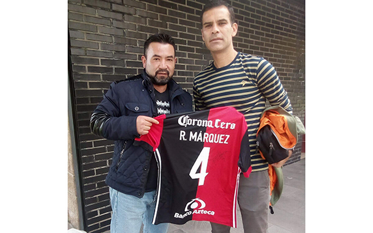 Mucho se ha hablado de César Andrade, pero Javier Amador Palacios, quien iba con Andrade en el carro, también terminó su carrera después de ese accidente, ni siquiera pudo llegar a Primera División.