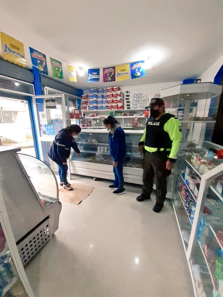 Gobersucumbios's tweet photo. @Gobersucumbios @albaro_beltran
Comisaría Nacional de Policía desarrolló #OperativosDeControl en
coordinación con Jefatura Política y personal de @PoliciaEcuador
en diferentes establecimientos regidos por el @MinGobiernoEc #Paf2020 #LaBonita #Sucumbíos https://t.co/xKKelMi5z4