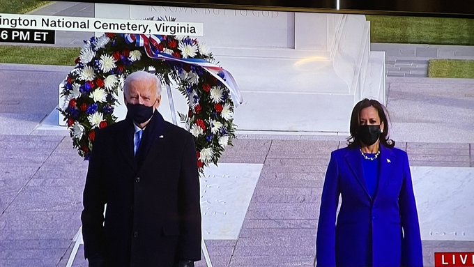 1 pic. Powerful. @POTUS @VP #InaugurationDay https://t.co/Wm8ohXZbiW