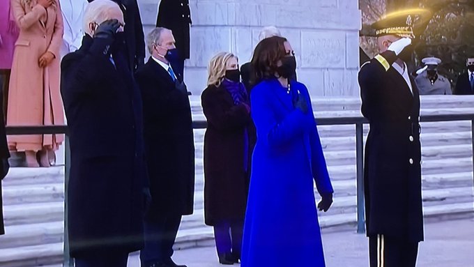 3 pic. Powerful. @POTUS @VP #InaugurationDay https://t.co/Wm8ohXZbiW