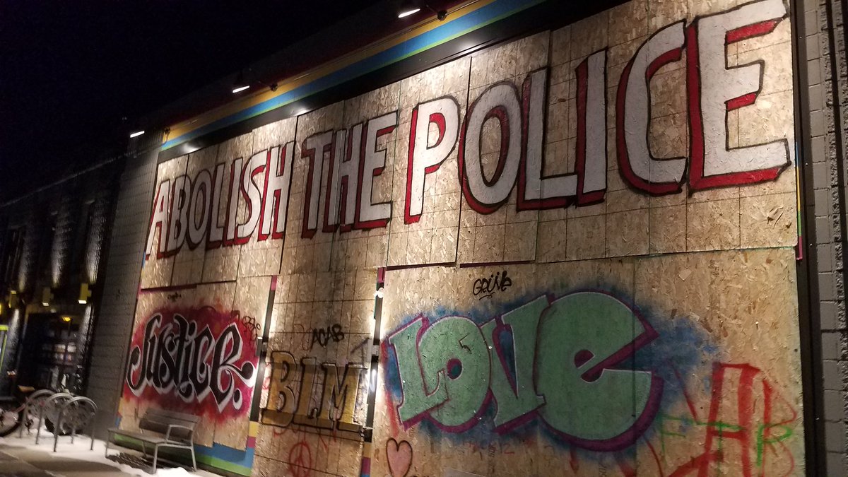 A quick tour of Lake/Minnehaha. Target is fine (ofc), rip autozone, and a couple murals.