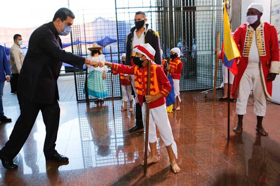 VillegasPoljak's tweet photo. Extender a todos los estados del país el #casting de la serie “Carabobo, caminos de libertad”, dirigida por Luis Alberto Lamata, ordenó el presidente @NicolasMaduro. ¡Cúmplase! #VenezuelaPatriaLibre #Venezuela https://t.co/khw9ZvncbP