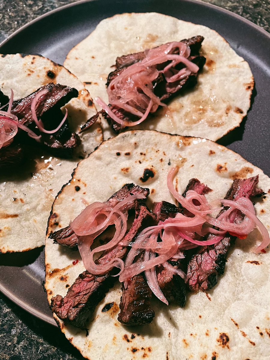 okpants's tweet photo. I MAKE TACO YOU LOOK I EAT 

🩸🍊marinade + homemade pickled 🧅 WHEN YOU PUT YOUR MIND TO IT YOU CAN THINK ABOUT ANYTHING

@SieteFoods SPONSOR ME I AM HANDSOME AND GETTING STRONGER

#kitchenthoughts https://t.co/0b5OacTtOL