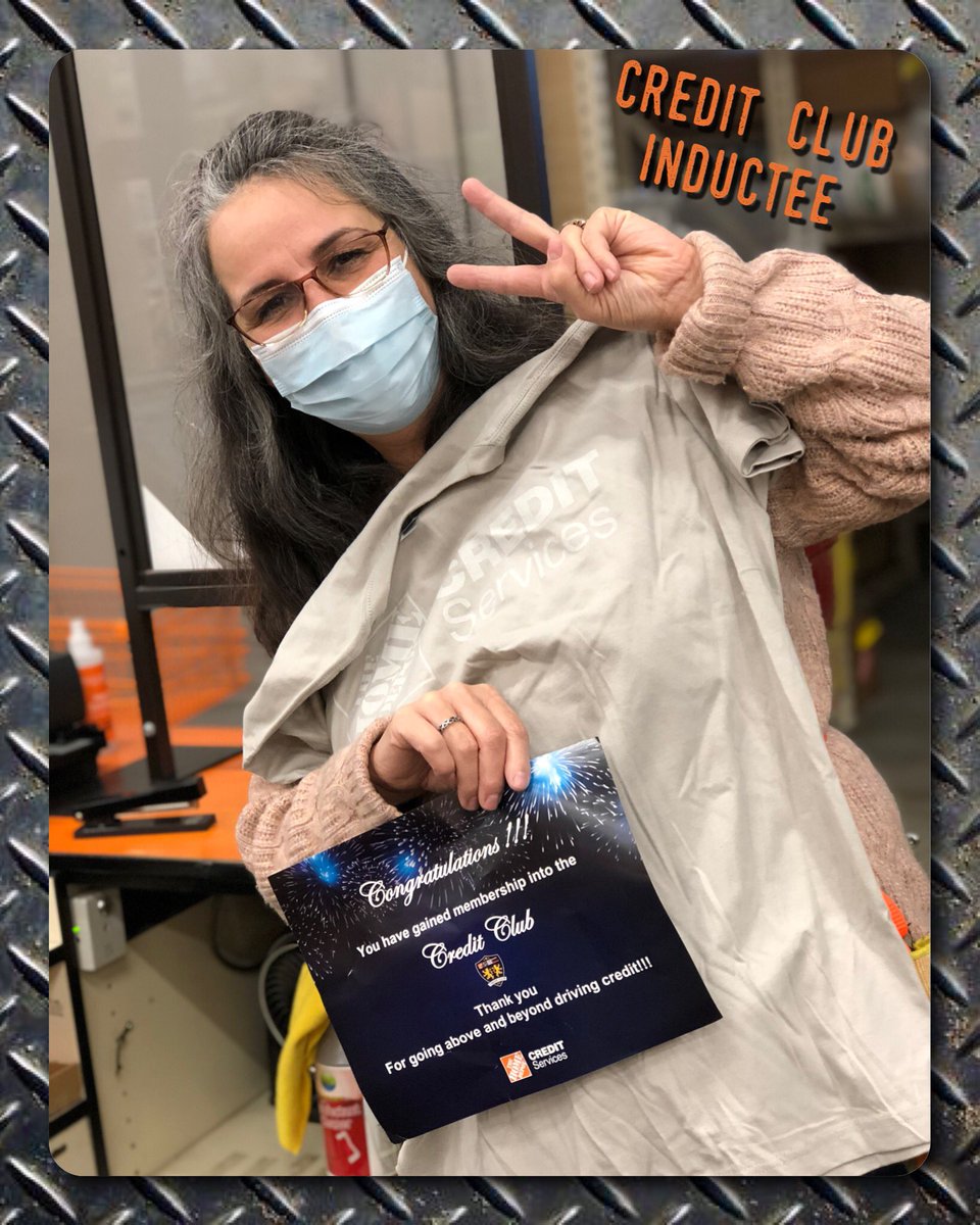 Shout out to Georgia, our Service Desk superstar, for her amazing contributions to the team!! She officially earned her membership to the Credit Club! We’re very proud to have her in our orange family. ❤️🍊💳💵🔥 #orangelife  #creditservices #cashierappreciation