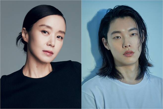 전도연, 류준열, JTBC 드라마 <인간실격> 주연 확정. 인생의 내리막길 중턱에서 문득 '아무것도 되지 못했다는 것'을 깨닫는, 빛을 향해 최선을 다해 걸어오던 평범한 사람들의 이야기. <나의 사랑 나의 신부> 김지혜 극본, <봄날은 간다> 허진호, 박홍수 연출.
entertain.v.daum.net/v/202101210911…