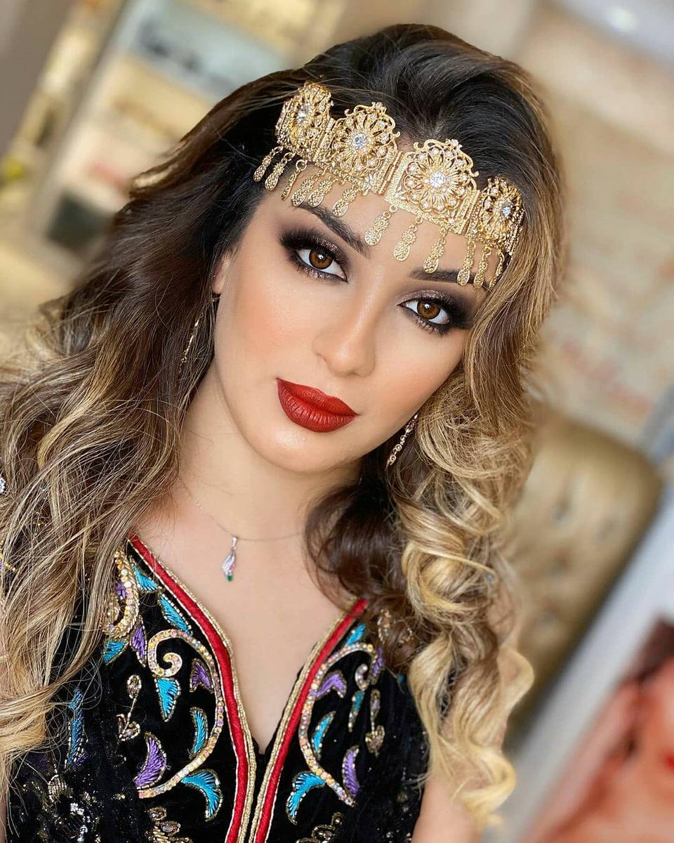Salah_Attia79's tweet photo. @SuhilaBnLachhab   
 اختى النجمة الرقيقة #سهيلة_بن_لشهب  😍
ان شاء الله 2021 تكونى بطلة مسلسل 📺
ربنا يجعل ايامك خير ونجاح وسعاده  💐 https://t.co/5Pk6O7fY7v
