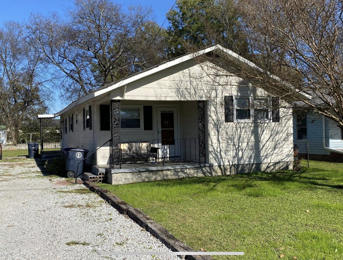 REICoupleIRL's tweet photo. New blog post just went live! “Buying A Duplex In CASH – The Art Of Compounding Momentum” https://t.co/wD9nZVZ2Cj