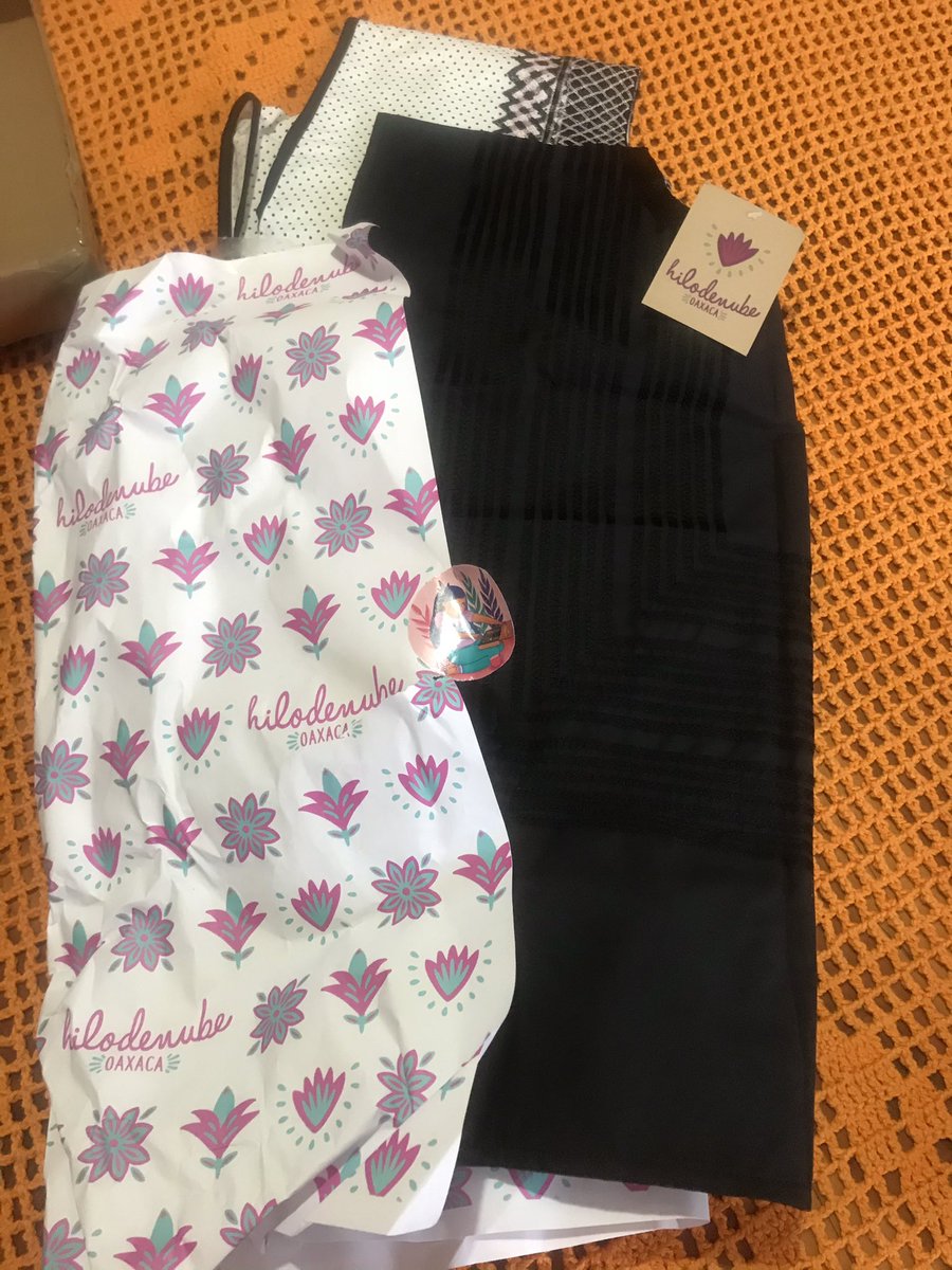 yolomolina's tweet photo. Gracias a unos 🧵 de @YasnayaEG en los que nos ha compartido cuentas de artesanxs, es que conocí 2 bellísimas artesanas que pueden buscar en instagram: Hilo de Nube y Venada. Quedarán maravilladas así como yo!!!!! #artesanas #compremoslocal Gracias 🤩😍 https://t.co/6IvFbkJcSz