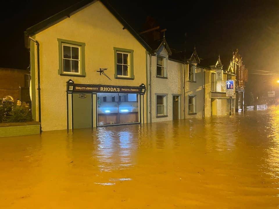 NWPRuralCrime's tweet photo. Some serious flooding at the moment in North Wales. Please be aware.

One of our team has had to come back on duty to assist due to the conditions

If you really have to go out (Covid rules) please be safe https://t.co/fuLZG6I2dB