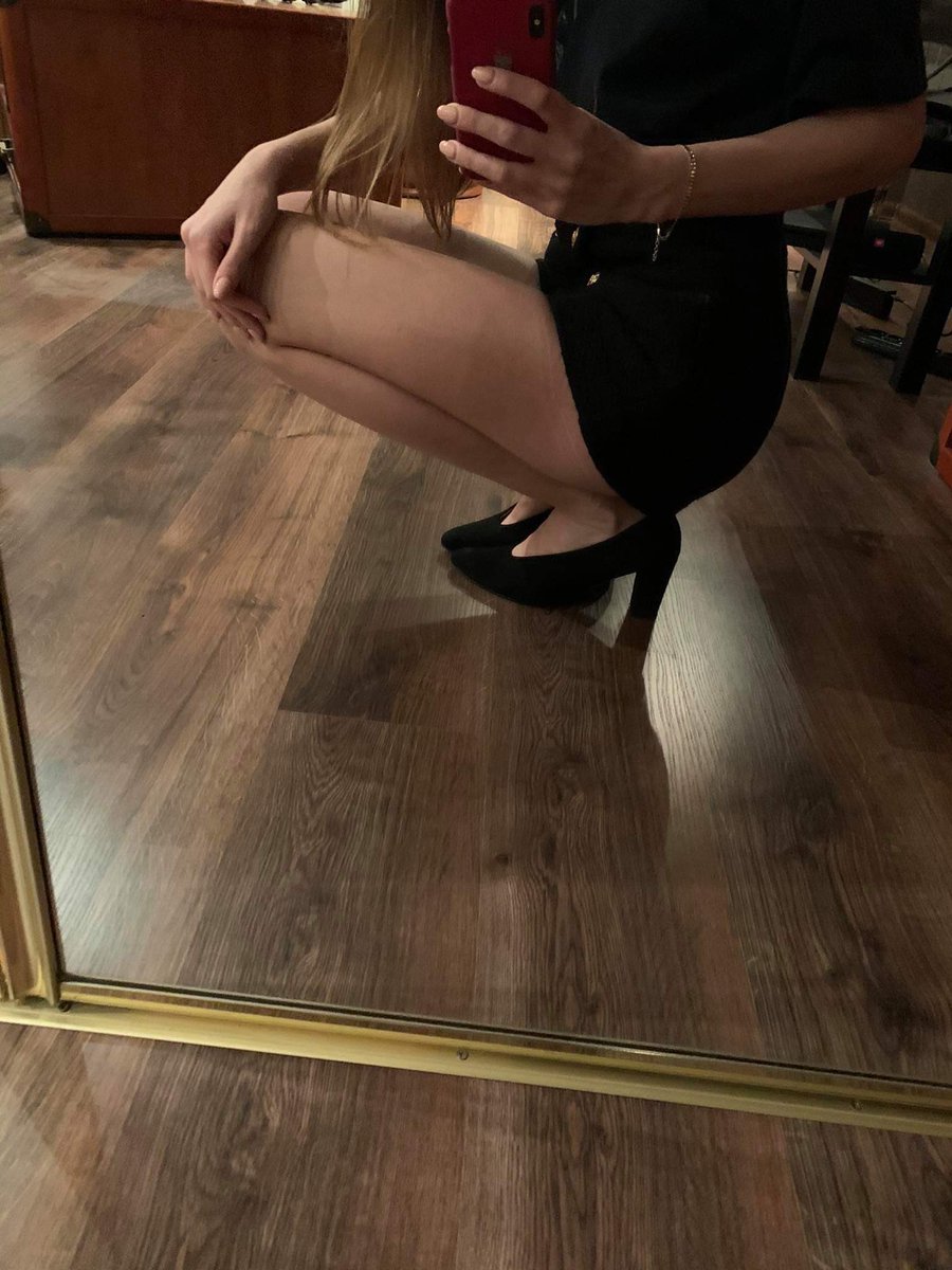 FindomBarbara's tweet photo. Dzisiaj wasza Lady ma dobry humor, także dla was to również powód do radości, wiecie jak ją okazywać 
@PromofindomP @footslavepig @FootParadiseRT @rt_feet @RT4feet @PolishFindomFan @PolishFootSlave https://t.co/8nA29NsDrw