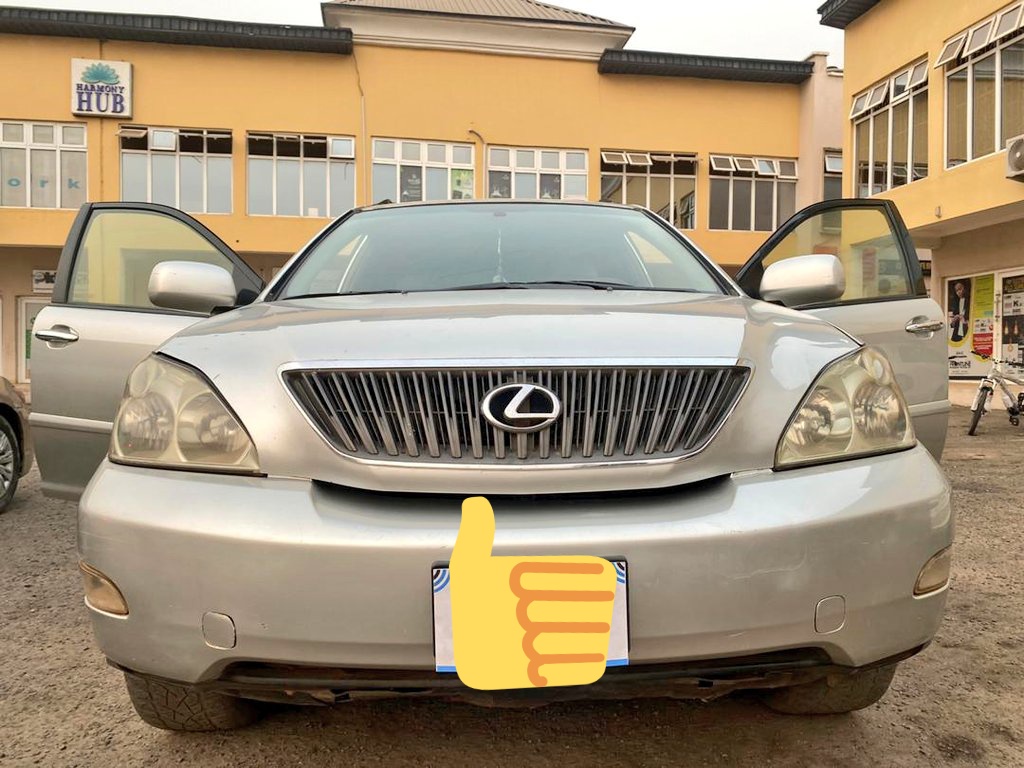 Delazor's tweet image. #2.7m
Clean Lexus RX330 SUV 2004 model in fantastic working condition with:
Good Engine,
Good automatic gear,
Custom paper,
Cold Chilling AC,
Matured Alloy wheels,
Fantastic entertainment system,
Clean interior, exterior and lots more.
Located in Ilorin, kwara state