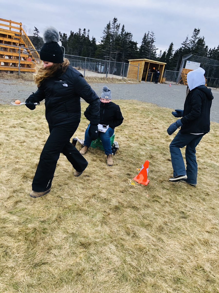 melblack15's tweet photo. The outside fun continues today for the grade 9 PE class at JMOC😃 @schoolsportsnl @NLTeachersAssoc @schoolmilknl  #dartoutdoors #3rs2021 #nleduweek2021 https://t.co/r3CyyBz55p