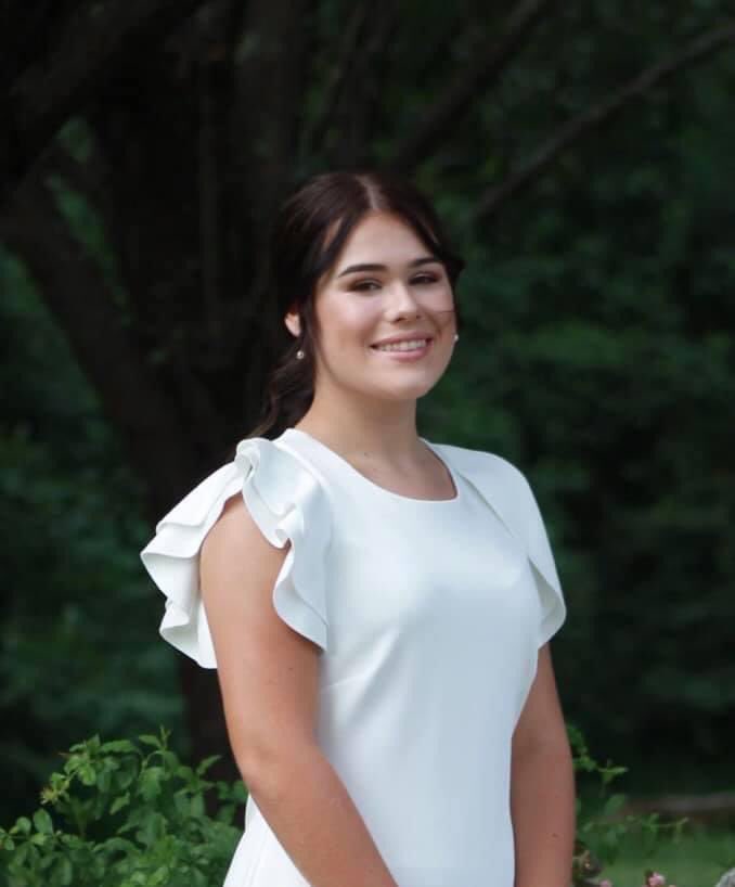 LouisianaFFA's tweet photo. Montanna Dupuy is an FFA senior at the Louisiana School for the Agricultural Sciences, and she’s been named the Avoyelles Parish 12th Grade Student of the Year! 💙💛 #laffa #onelaffa @LaSASFFA https://t.co/8XanOfenTI