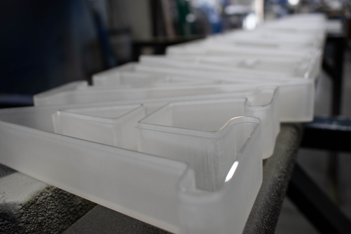 DesignGroupSign's tweet image. a couple cool shots from the shop! where all the magic happens.

#signage #manufacturing #router #dimensional #letters #smallbusiness #signbusiness #signexperts