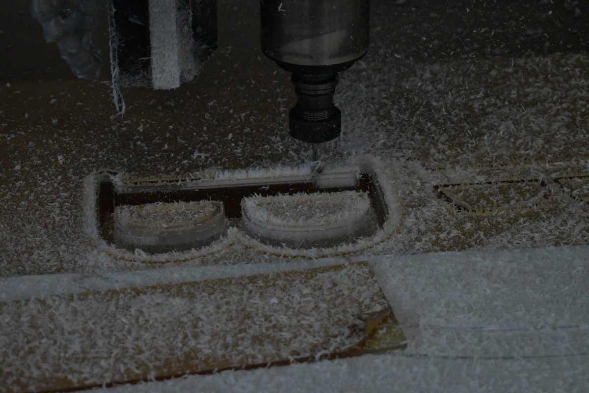 DesignGroupSign's tweet image. a couple cool shots from the shop! where all the magic happens.

#signage #manufacturing #router #dimensional #letters #smallbusiness #signbusiness #signexperts