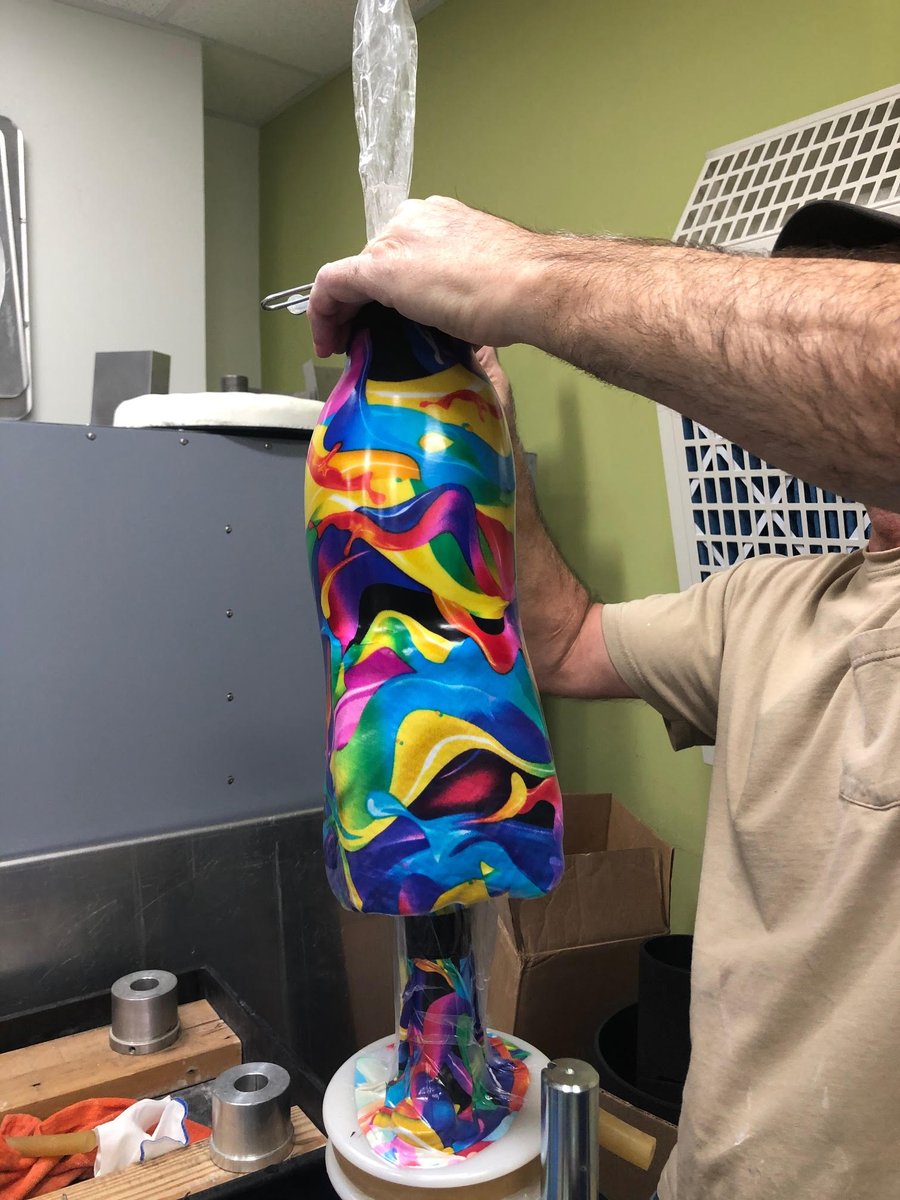 MedicalCenterOP's tweet photo. For this custom-designed prosthetic socket, we decided to crank the color levels up to 11 🎨
Whatcha think...should we have added even MORE color, or does it POP enough as-is? 😁😄
#prostheticart #prostheticsocket #prostheticsockets #legamputee #legprosthetic #prostheticleg https://t.co/Xkcg6G1DI3