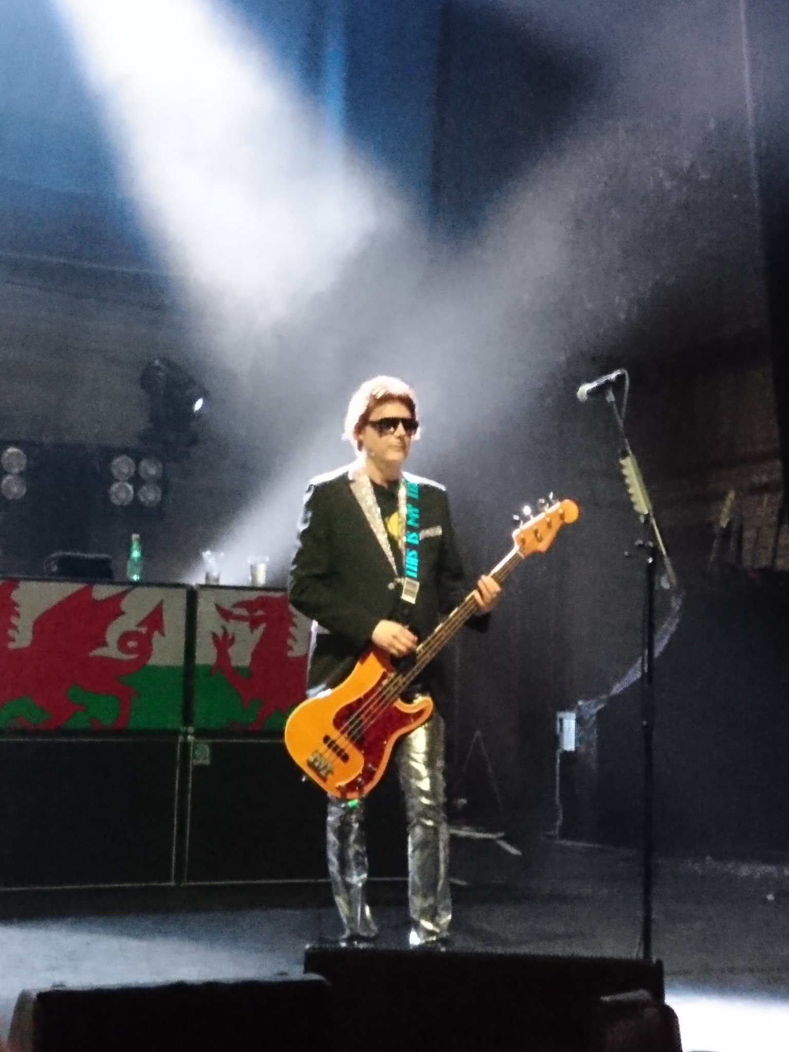 Happy birthday Nicky Wire of ! Stay beautiful sir! 